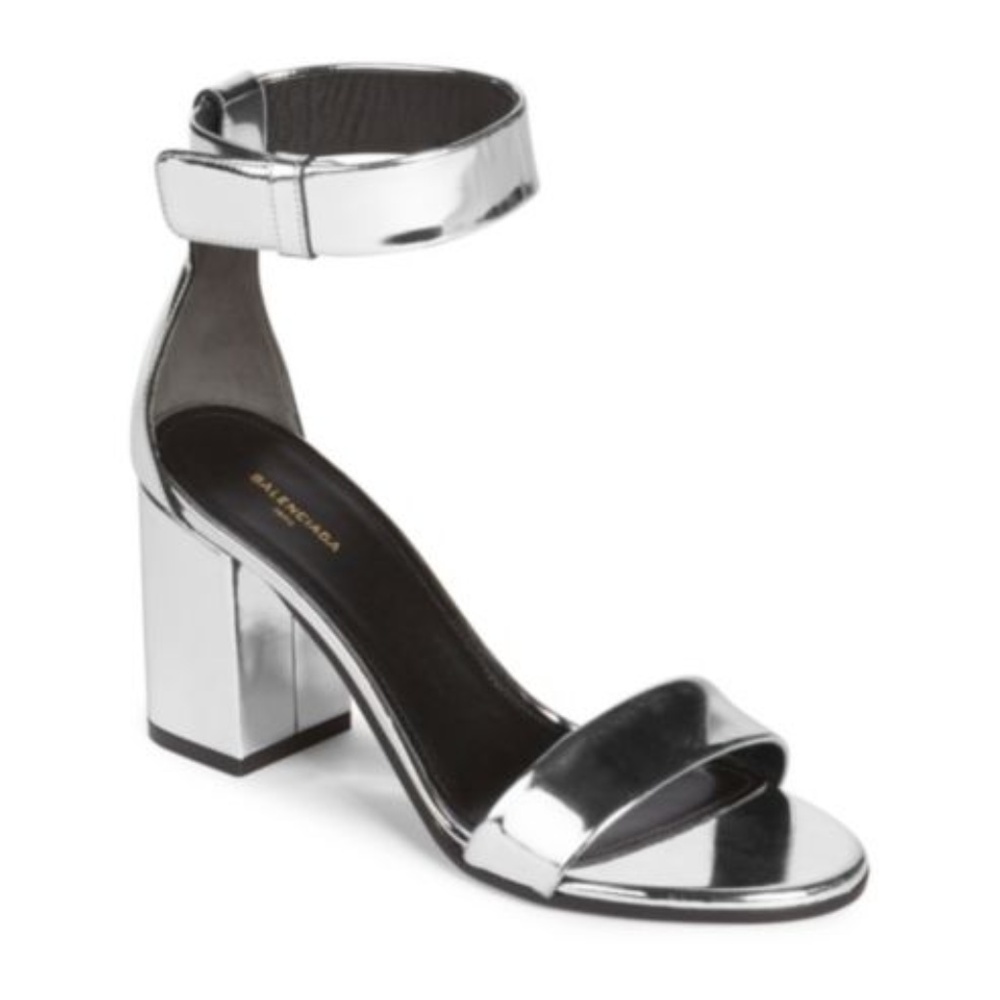 Trend 🚨Balenciaga Metallic Heels